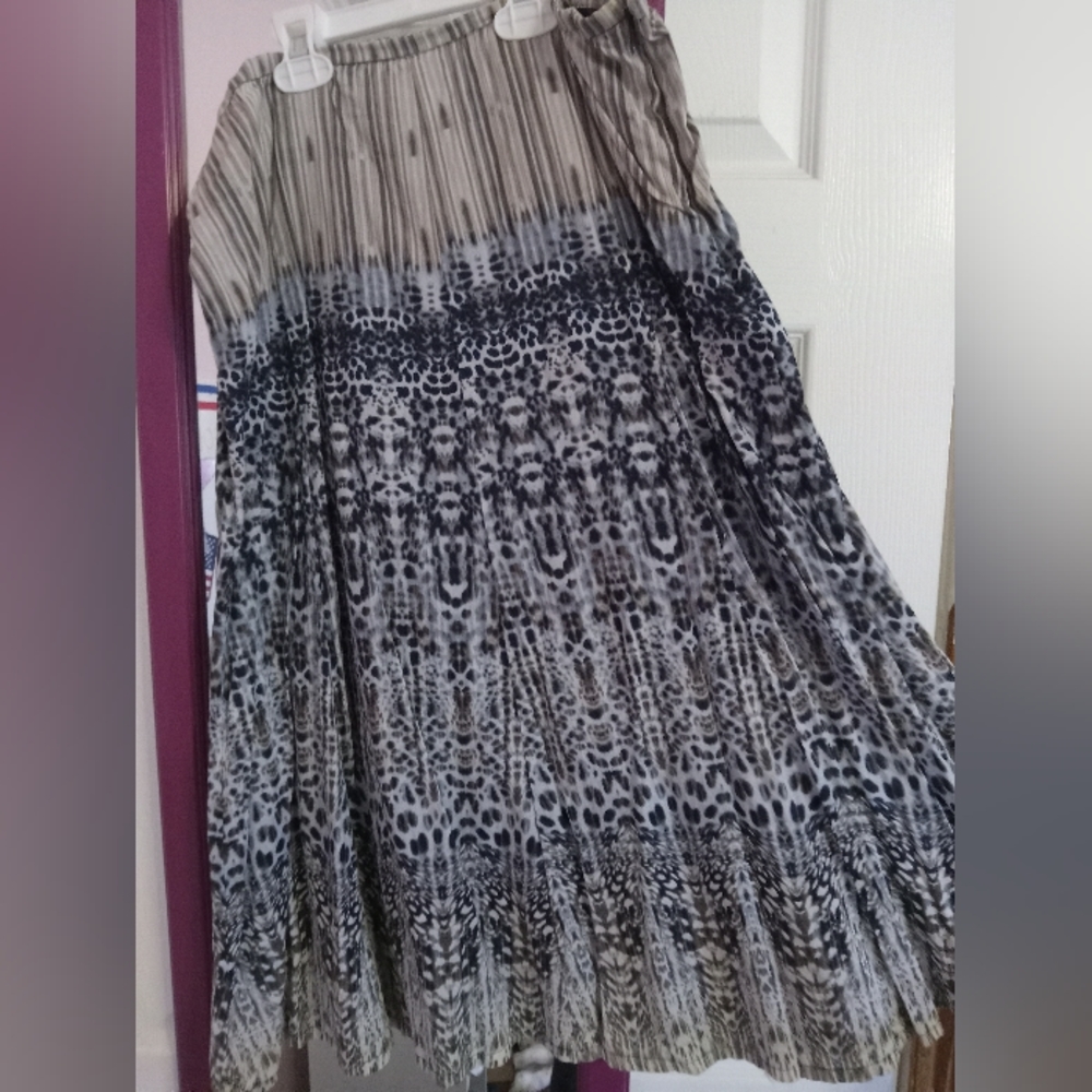 Liz Claiborne, Tan, Light Blue, and Black, Skirt